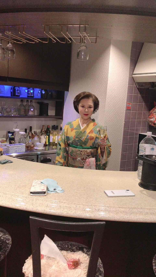 花祭り 喫煙OKの画像