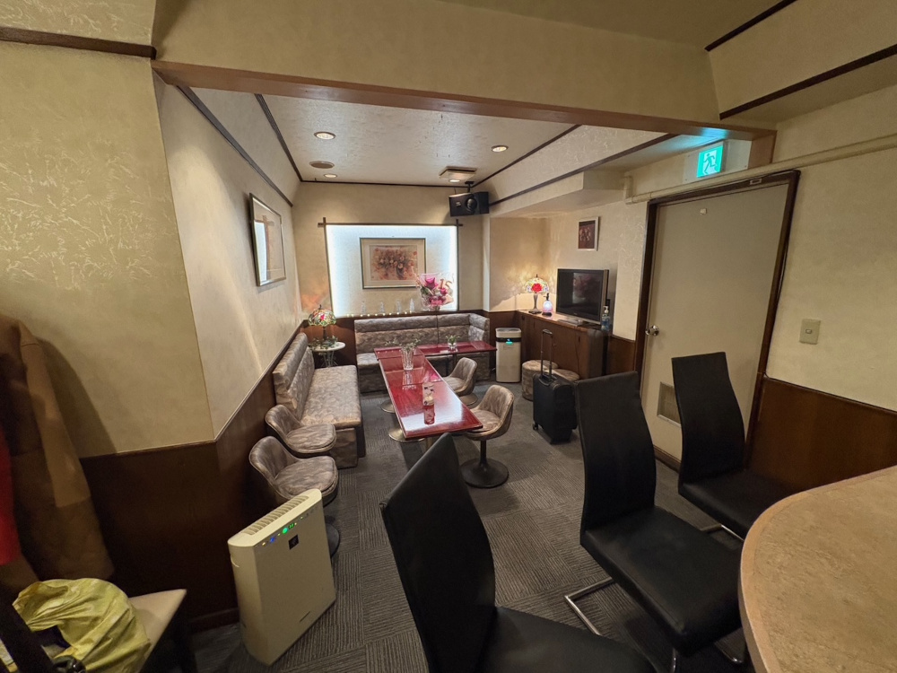 カラオケスナックかずの画像